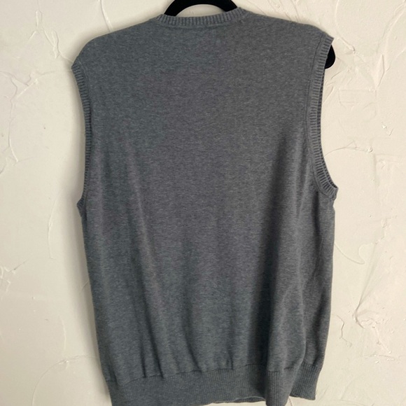 Vintage Club Room men’s sweater vest - Picture 2 of 2